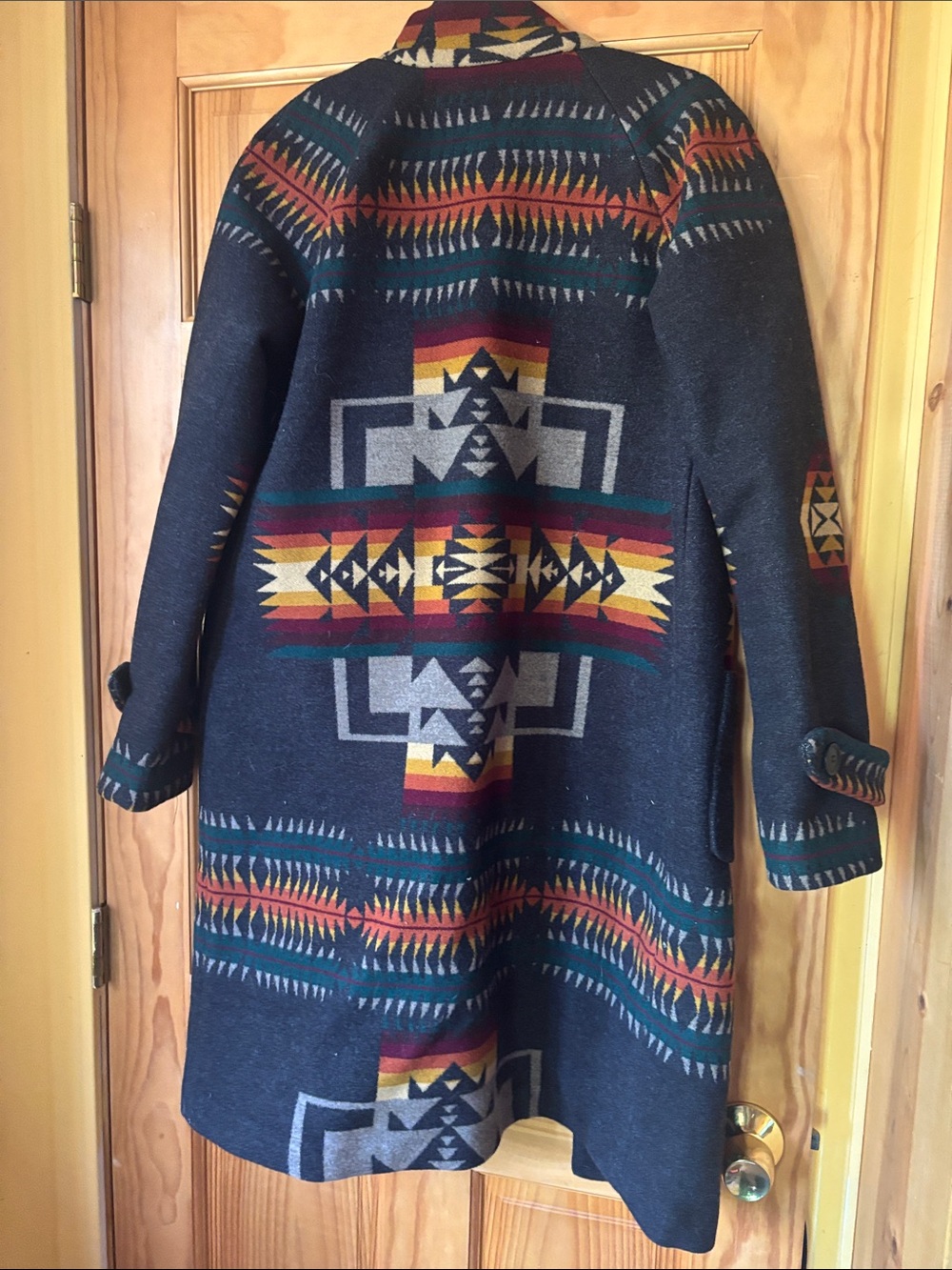 Pendleton Made in USA Wool Southwestern Blanket Coat – Medium - Picture 7 of 7